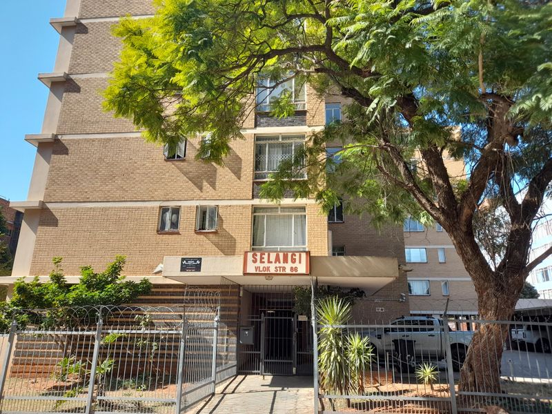 2.5 Bedrooms flat for sale in Sunnyside East