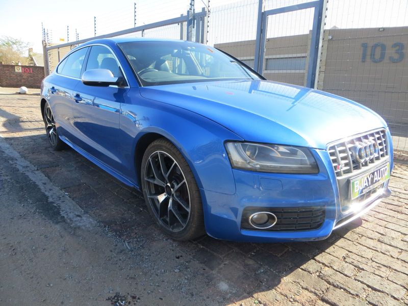 2011 Audi S5 Sportback 3.0 TFSI Quattro S Tronic, Blue with 155000km available now!