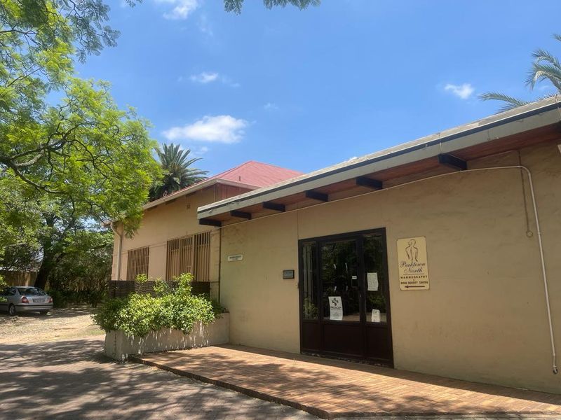 128 m2 UPMARKET OFFICE SPACE AVAILABLE IMMEDIATELY!