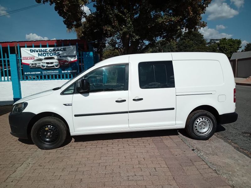 Volkswagen Caddy Crew Bus Maxi 2.0 TDI, White with 109000km, for sale!