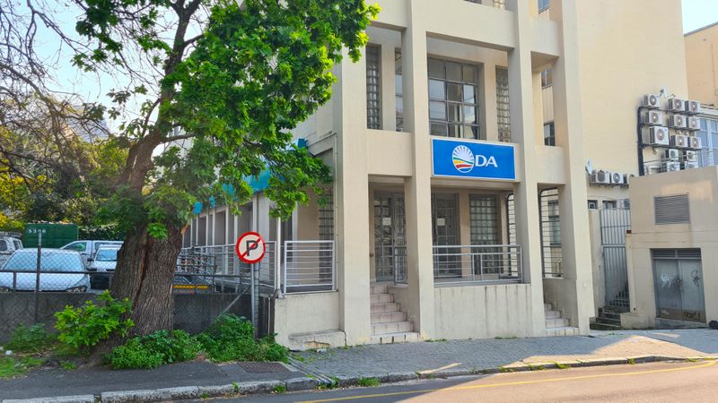 GARDENS RETAIL | THEBA HOSKEN HOUSE | PRIME RETAIL OPPORTUNITY |CENTRAL &amp; SECURE