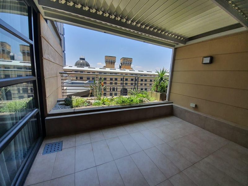 Gorgeous 2 bedroom penthouse for sale in Sandton