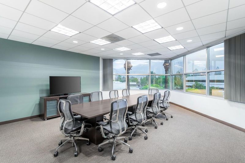 Book open plan office space for businesses of all sizes in Regus Secure Office Park