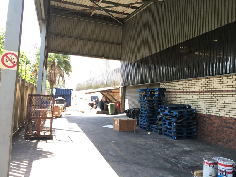 7885 SQM OF NEAT WAREHOUSE/FACTORY TO LET IN PROSPECTON