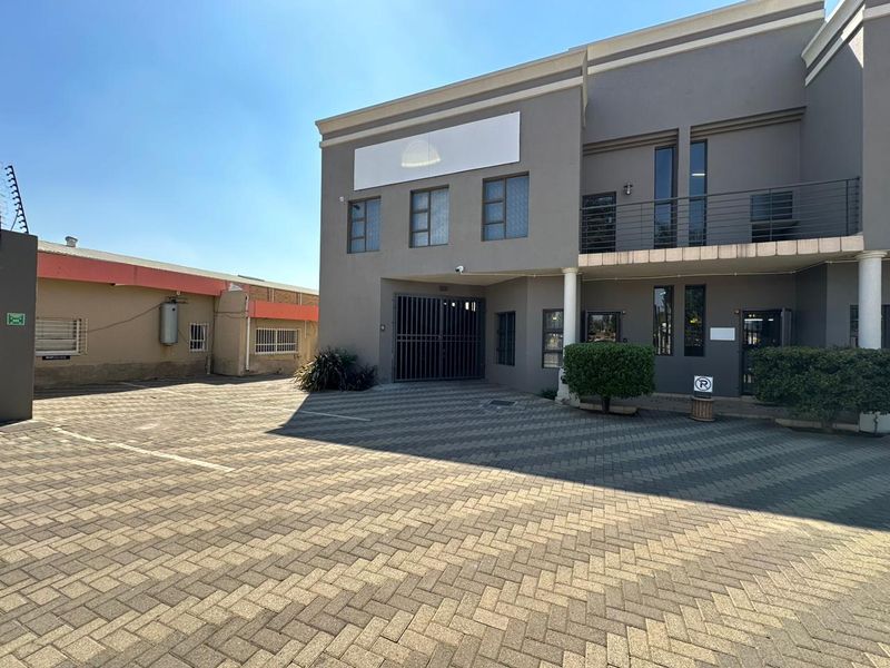 12 Dante Street | Immaculate Mini Factory to Let in Raceview, Alberton