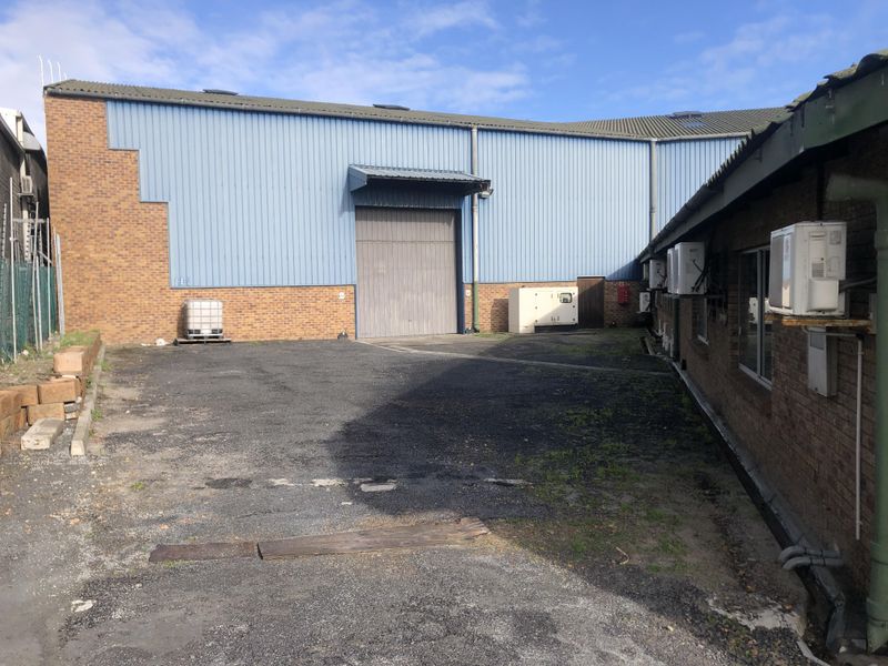Warehouse to Let in Montague Gardens