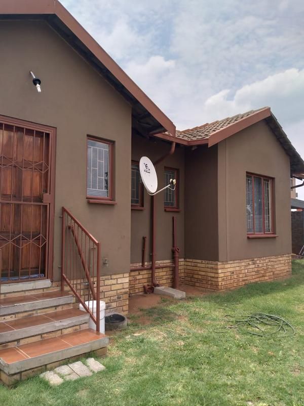 A Beautiful House on sale in Tlhabane West