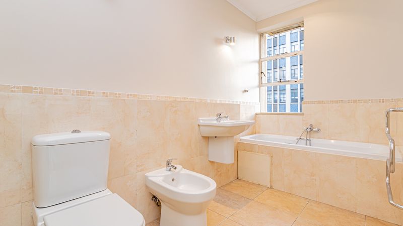 2 Bedroom apartment in Johannesburg Central To Rent