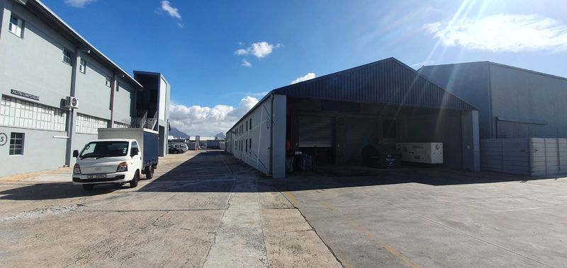 697m² Industrial To Let in Maitland at R83.00 per m²