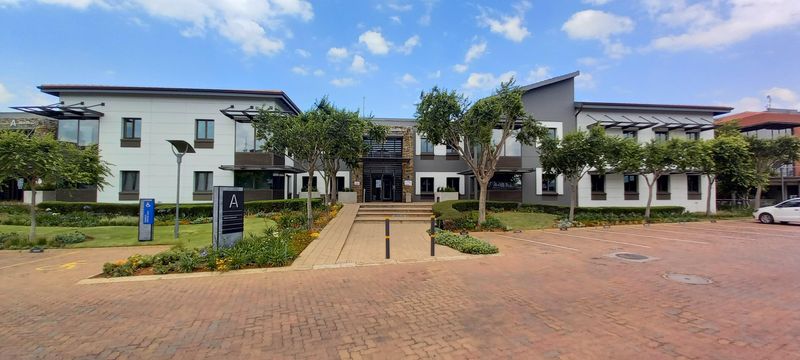 Prime, Ultra Modern Office Space Available To Let Immediately in Greenstone Hill