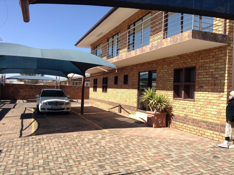 Very Neat Factory for sale in Hamberg Roodepoort