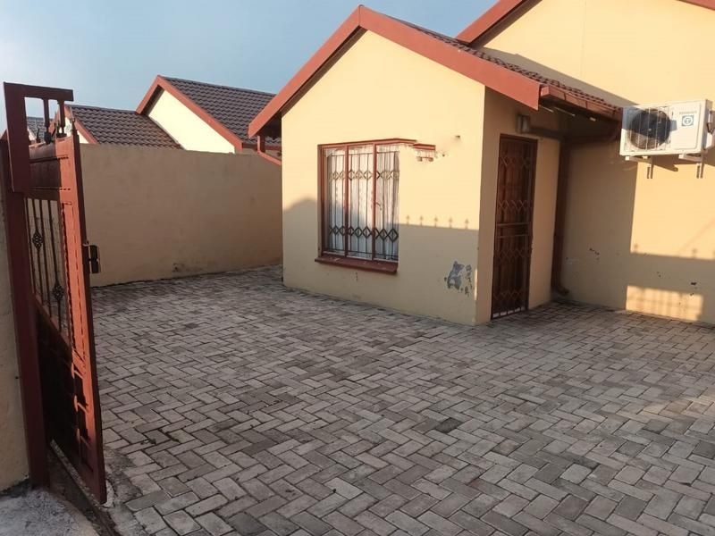 A House in Sunriseview available for rental
