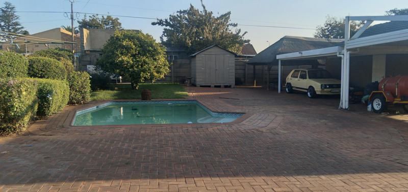 This delightful family home in cresslawn Kempton park