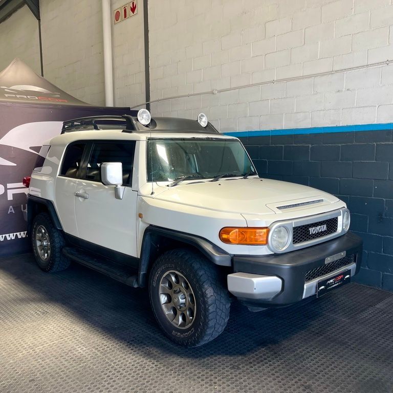 2011 TOYOTA FJ CRUISER 4.0 V6