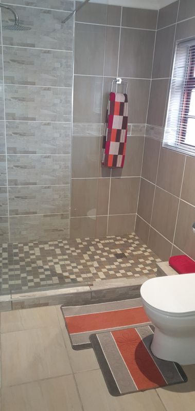 5 LOVELY FURNISHED SELF CATERING GUEST HOUSE APARTMENTS  WITH POOL DSTV INTERNET