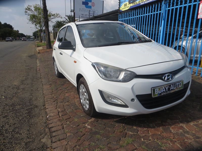 2014 Hyundai i20 1.2 Motion, White with 89000km available now!