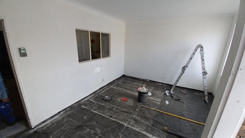 255m2 Warehouse to rent in Stikland