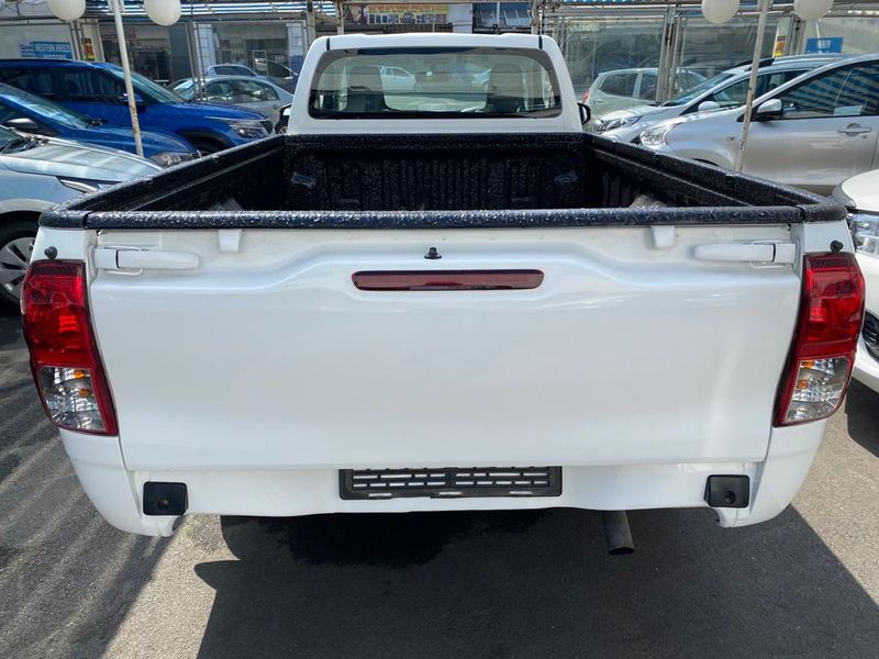 2017 TOYOTA HILUX 2.4 GD WITH AC SINGLE CAB FINANCE CAN BE ARRANGE WHATSAPP- MOHAMMED (ZERO)7239275O