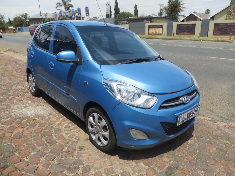 2017 Hyundai i10 1.1 GLS, Blue with 75000km available now!