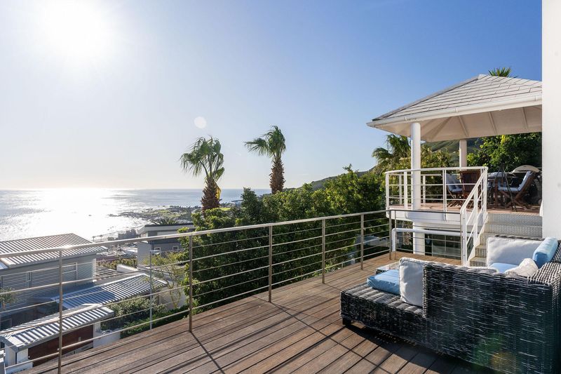 Prime location ! Panoramic sea views ! A rarely found gem in Camps Bay !