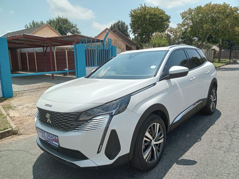 Peugeot 3008 1.6 Executive AT, White with 13000km, for sale!