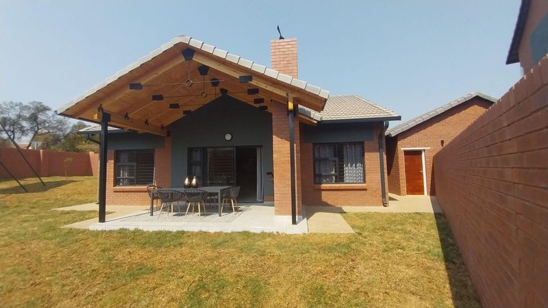 BRAND NEW 3 BEDROOM SIMPEXES FOR SALE IN ZOMERLUST, OLYMPUS