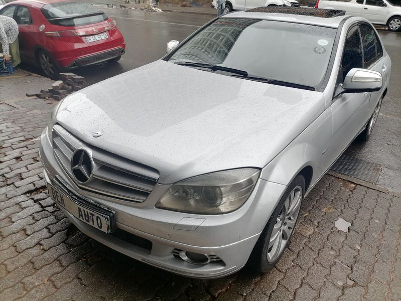 2009 Mercedes-Benz C 180 BlueEFFICIENCY Classic, Silver with 96000km available now!