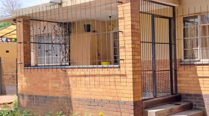 2 Bedroom House For Sale in Pretoria Gardens