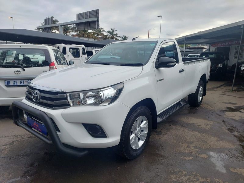 2017 Toyota Hilux 2.4 GD-6 RB SRX ONE OWNER FSH WITH TOYOTA PRISTINE BAKKIE