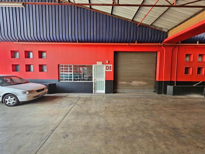 Neat micro industrial warehouse available for occupation