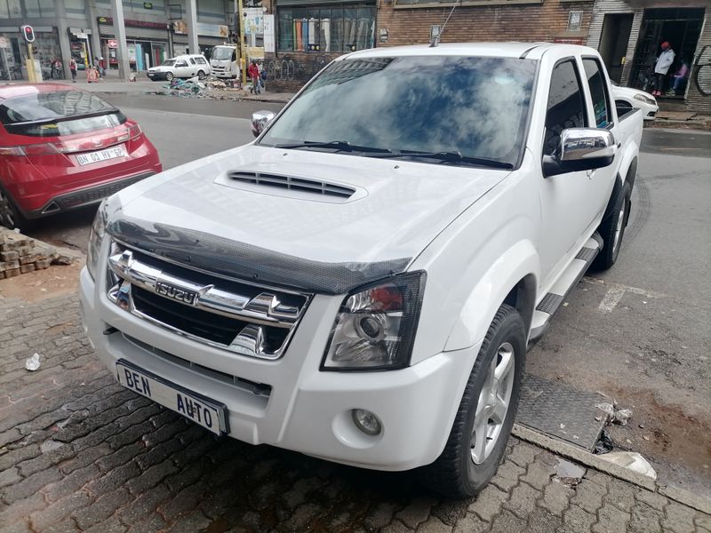 2012 Isuzu KB 250, White with 94000km available now!