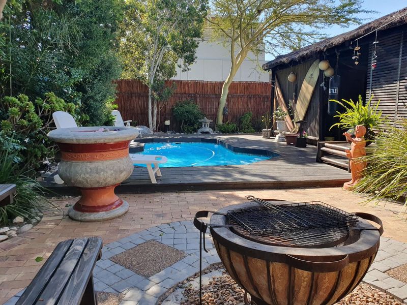 5 LOVELY FURNISHED SELF CATERING GUEST HOUSE APARTMENTS  WITH POOL DSTV INTERNET