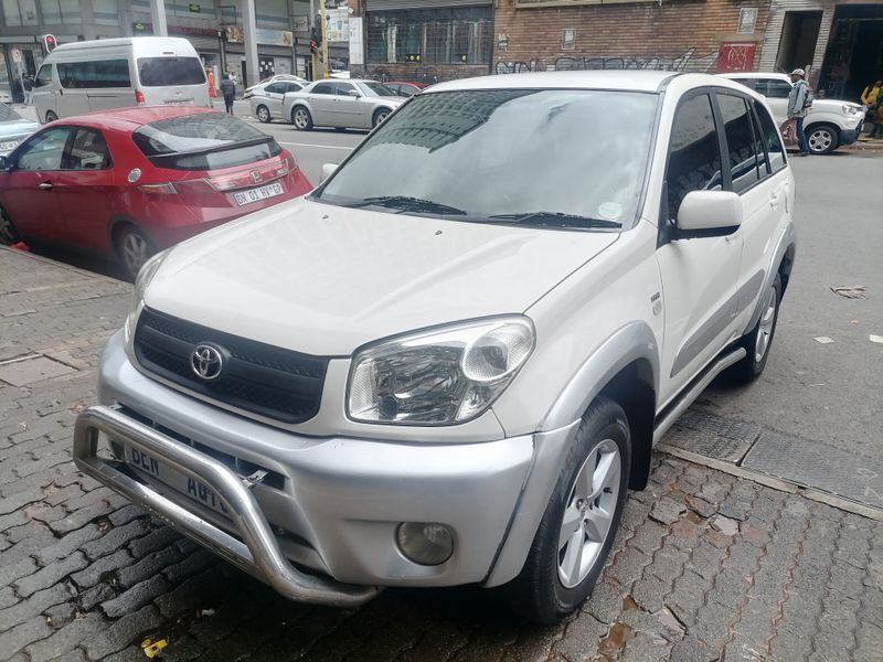 2005 Toyota RAV4 2.0 GX 4x2, White with 108000km available now!