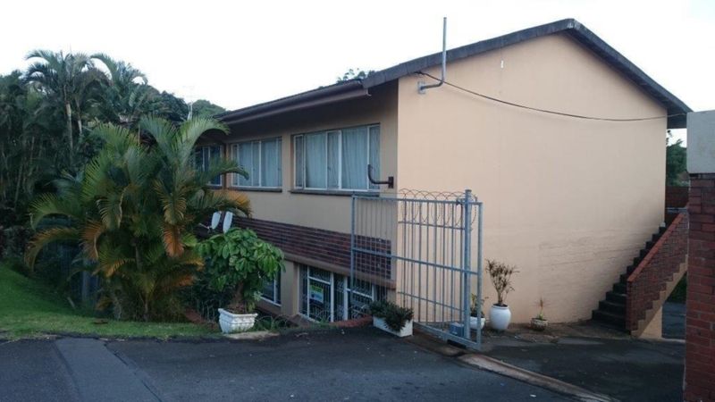 IMMACULATE CONDITION 1 BEDROOM UNIT IN PARKHILL BORDERING DURBAN NORTH