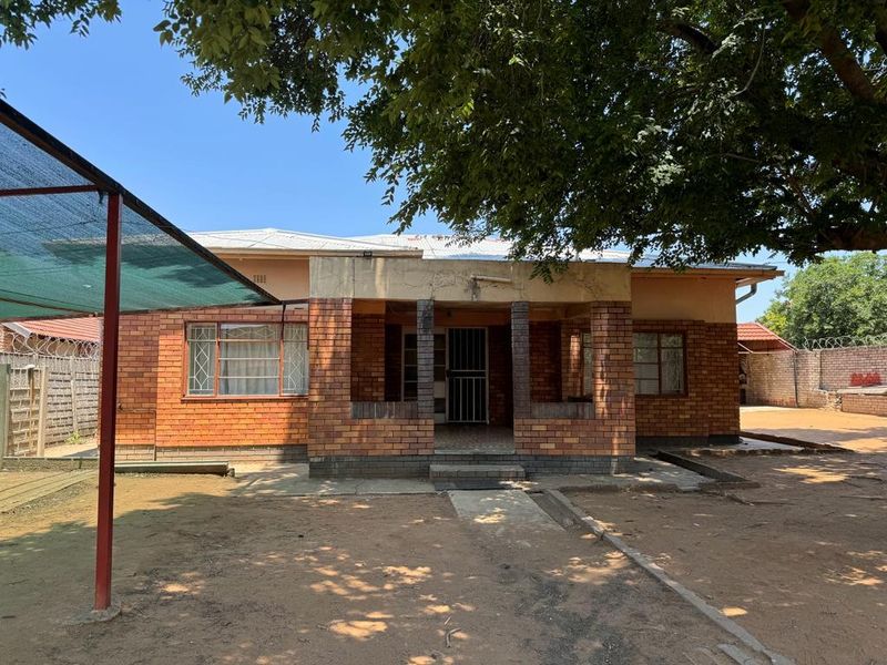 House in Rustenburg Central For Sale
