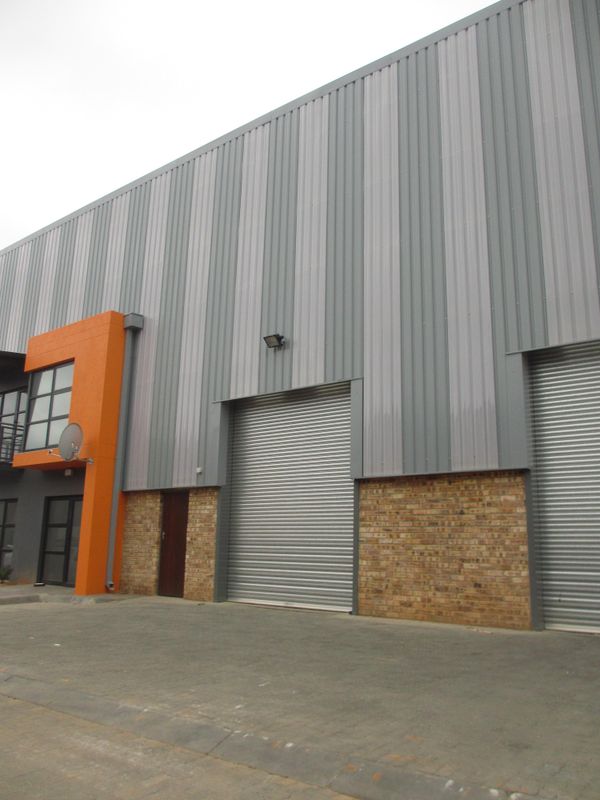 Warehouse/showroom/offices unit for sale Kya Sands