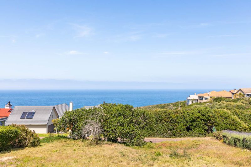 ONE OF THE LAST STANDS LEFT IN MOSSEL BAY GOLF ESTATE