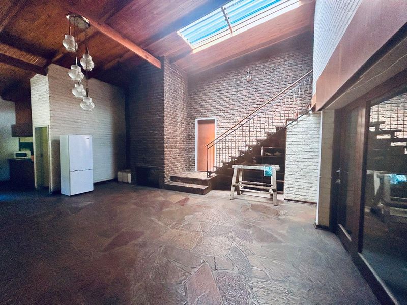 incredible spacious house perfect for a business opportunity for sale in Utrecht