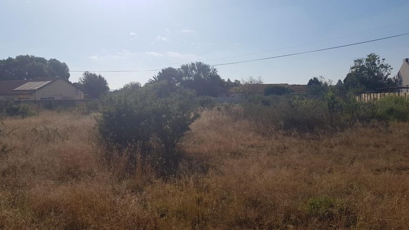 Large Vacant Plot For Sale in Fochville