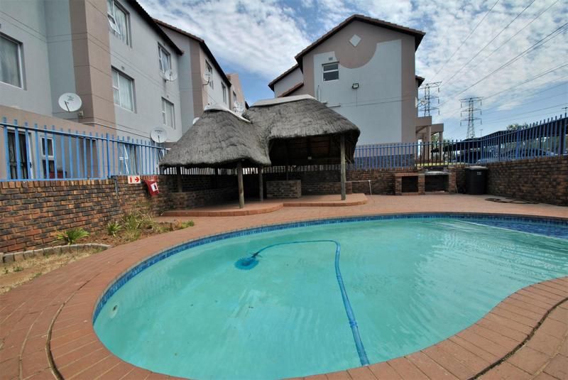 Stylish Contemporary Apartment in the Heart of Meredale.