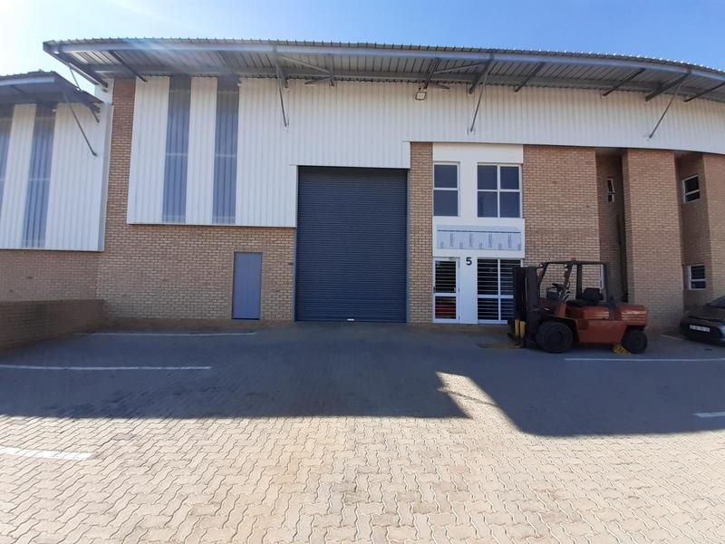 Neat and Modern Warehouse TO LET in secure Business park