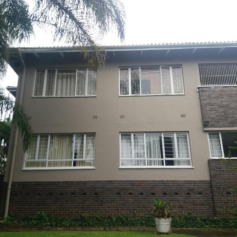 UPMARKET 2 BEDROOM UNIT IN MORNINGSIDE WITH GARAGE PARKING AND WATER INCLUDED