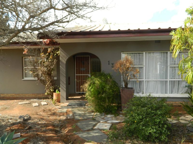 SOLE MANDATE!!! 4 Bedroom Family home with Granny flat for sale in Vredendal.