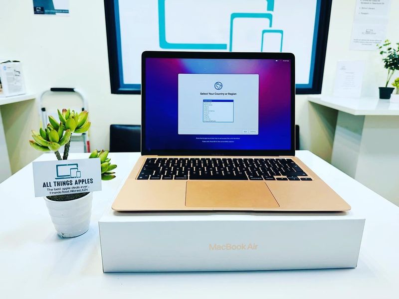 2020 Apple MacBook Air 13-inch