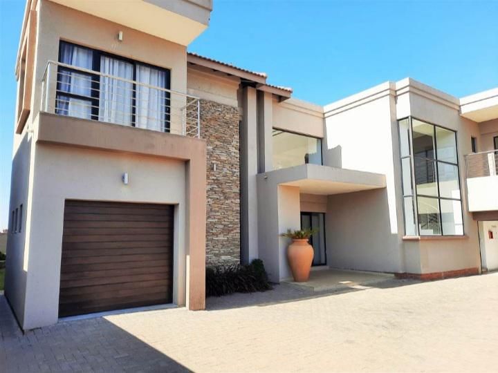 A very Modern 4 Bed, 3 Bath Double Storey House