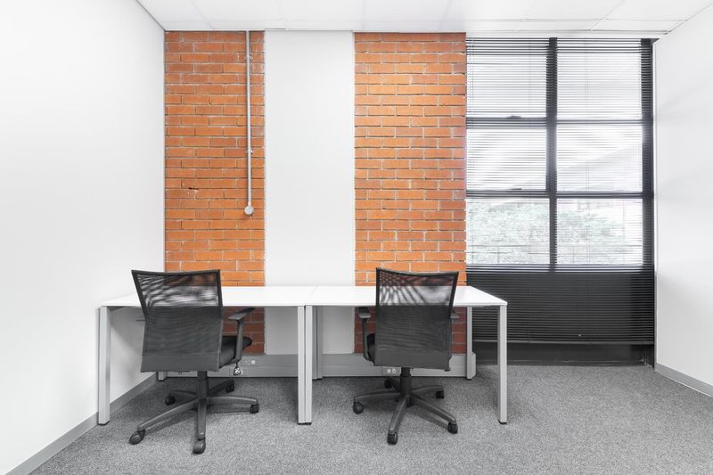 Fully serviced private office space for you and your team in Regus Black River Park