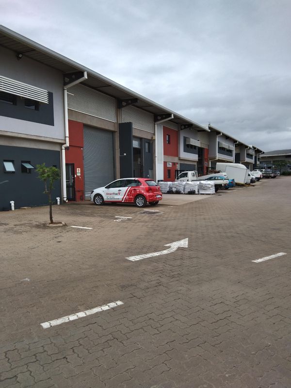 2 linked Industrial units Boulevard Business Park Cornubia, Durban To Let. Prime finishes. Generator