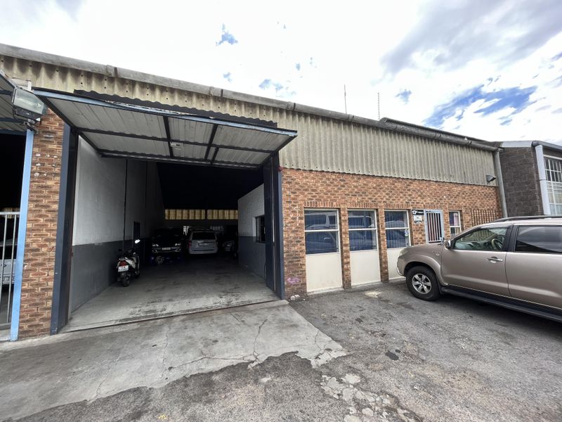 343SQM WAREHOUSE/WORKSHOP TO LET IN BEACONVALE