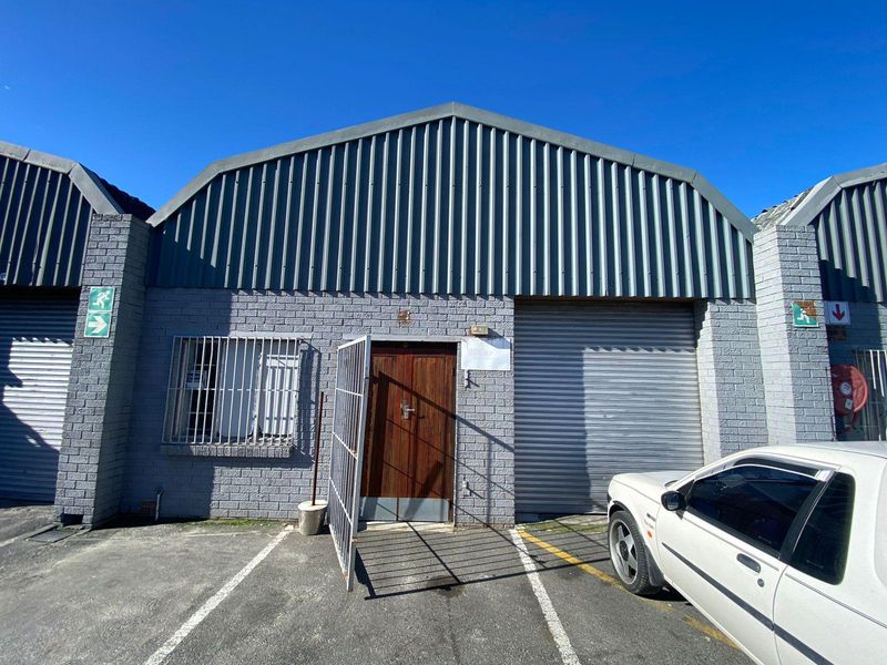 Athlone Industrial Park | Warehouse To Rent in Maslamoney Road, Athlone