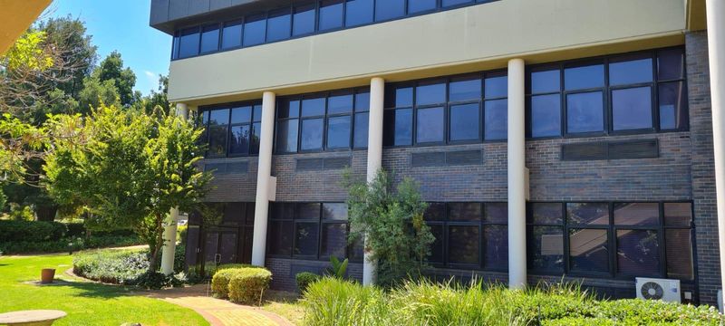 662,13 m2 OFFICE SPACE IN SECURE BUSINESS PARK!
